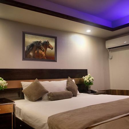 Hotel Marco Polo 라호르 외부 사진