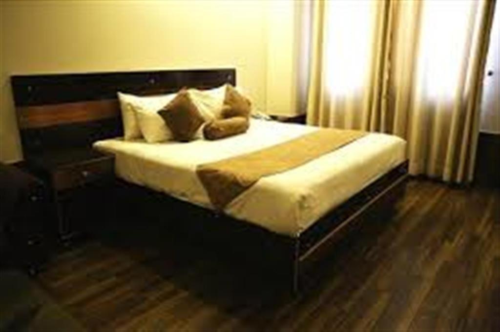 Hotel Marco Polo 라호르 외부 사진